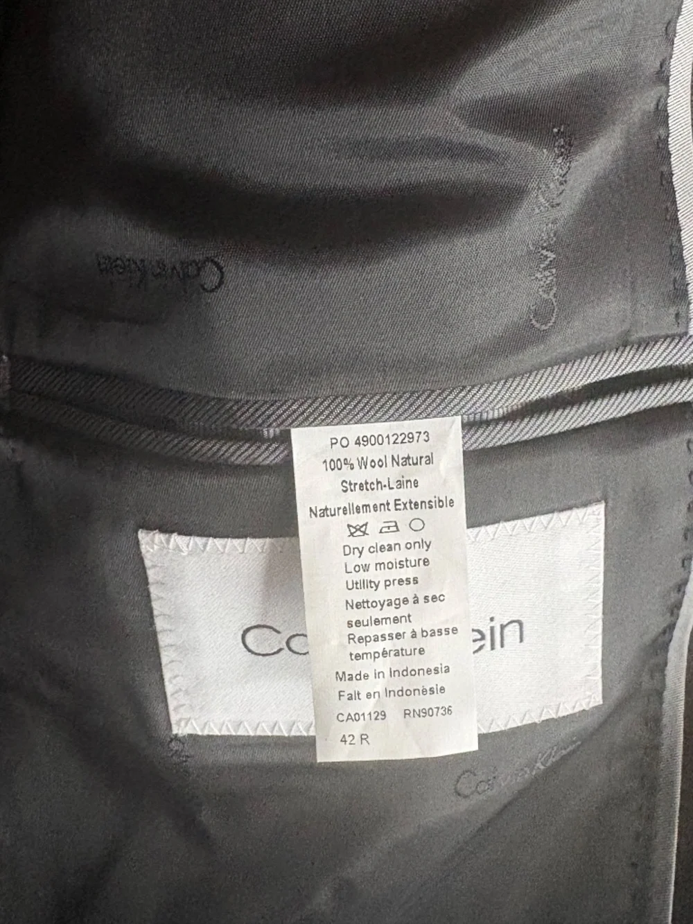 Calvin Klein Men's Slim Fit 100% Wool Charcoal Suit 42R